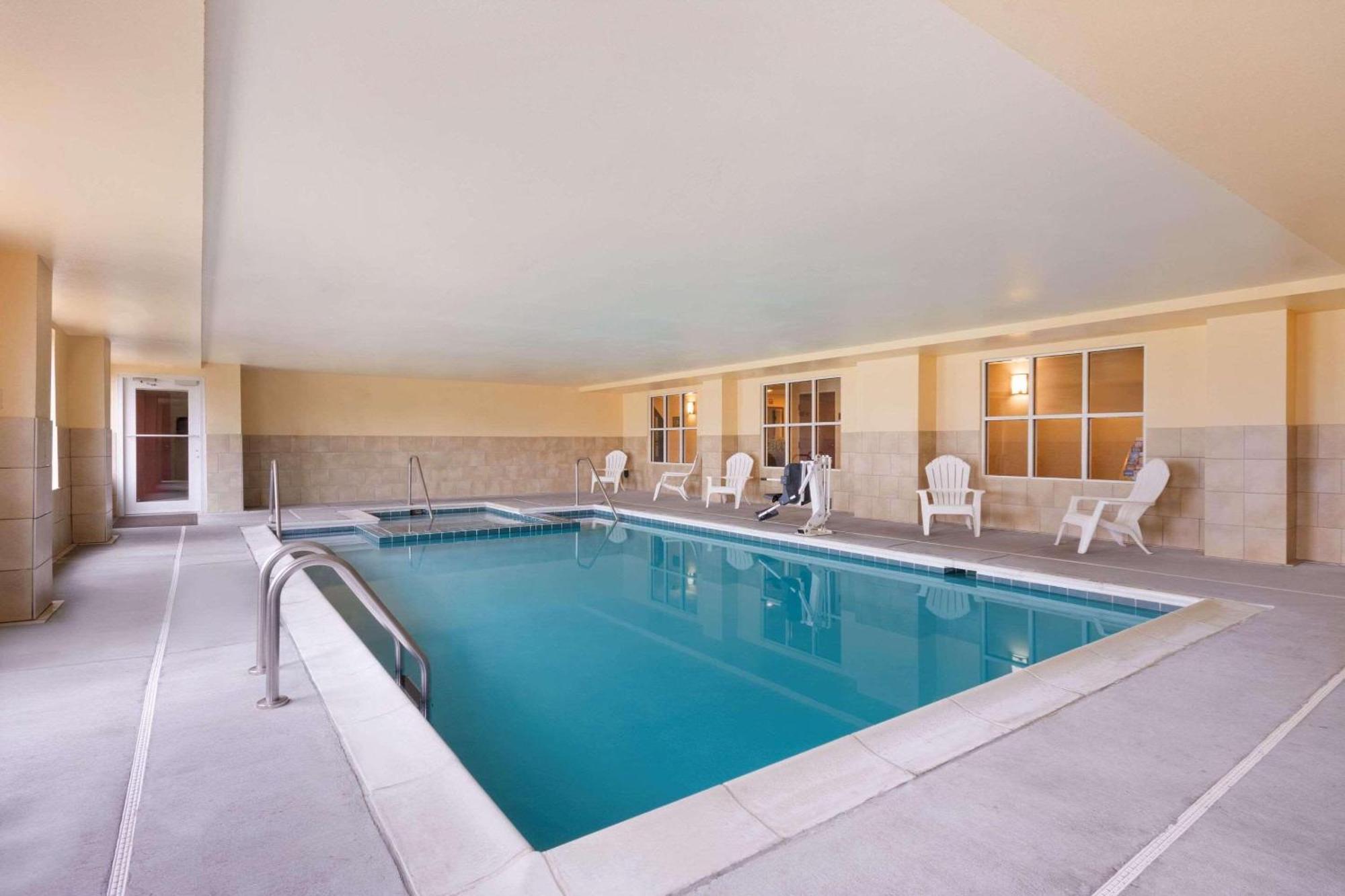 Country Inn & Suites By Radisson, Wytheville, Va Buitenkant foto