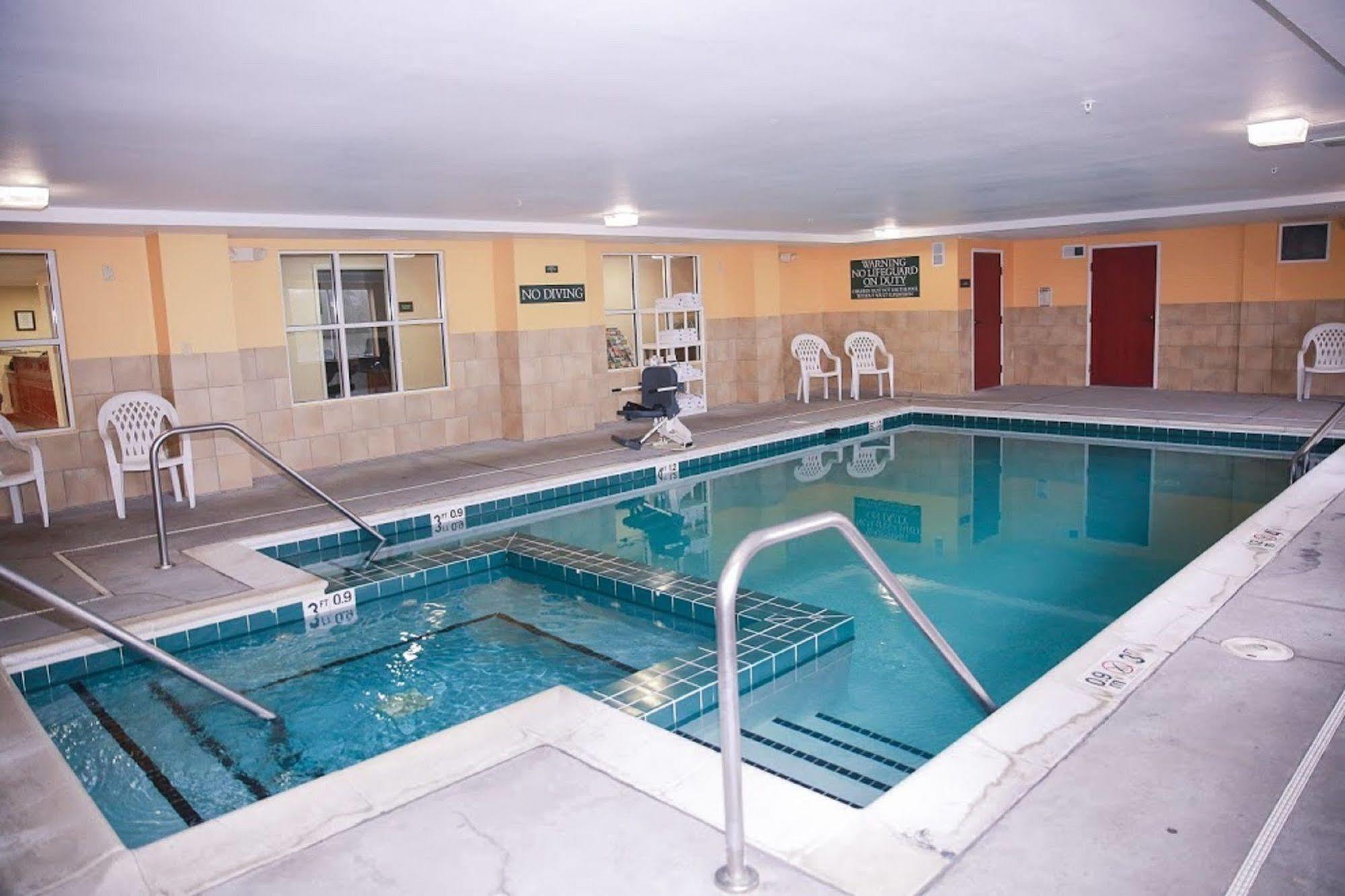 Country Inn & Suites By Radisson, Wytheville, Va Buitenkant foto